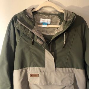 NWOT Waterproof women’s Columbia Anorak jacket M